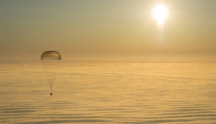 Expedition 42 Soyuz TMA-14M Landing